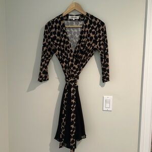 Diane Von Furstenberg Wrap Dress. Sz S. Style New Irina in Henlow Chino/Black.